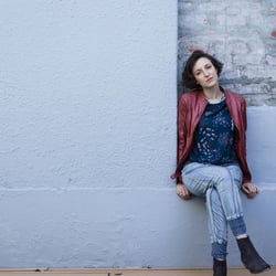 One Girl – Many Looks