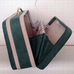 Radiohandtasche, UKW-Solar-Radio, ursprünglich ein Akkord U62