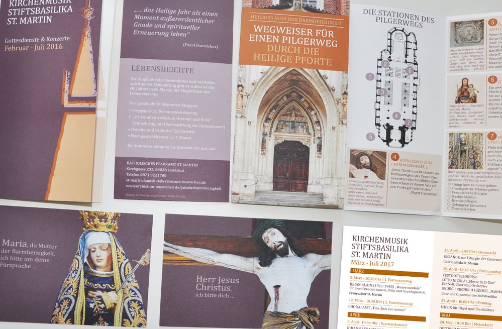 Flyer und Fürbittkärtchen