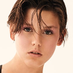 H Motiv04 JG Shiseido 213 finalCMYK