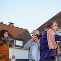 Beim Shooting achte ich immer drauf, dass die Haare schön liegen
