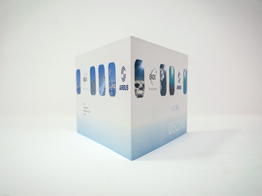 Airbus | discover | Folder im Rahmen des Event-Designs auf der ILA in Berlin