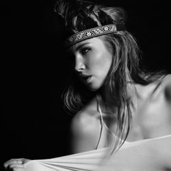 Fotograf: Knut Wörner Hair&MakeUp: Anna Tsoulcha