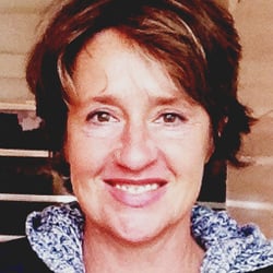 JULIA VON CHAMIER