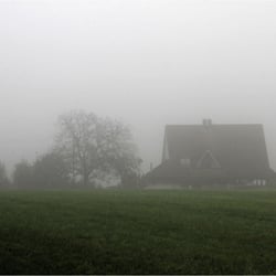 Haus im Nebel