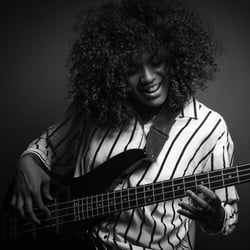 Oliwia – Bass