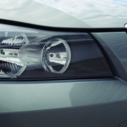 AUTOMOBIL 1