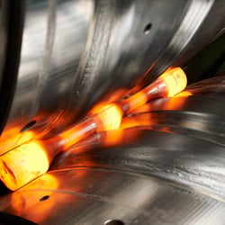 INDUSTRIE – Thermisches Umformen einer Nockenwelle