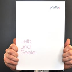 Titel der Pfeiffer & Söhne Imagebroschüre